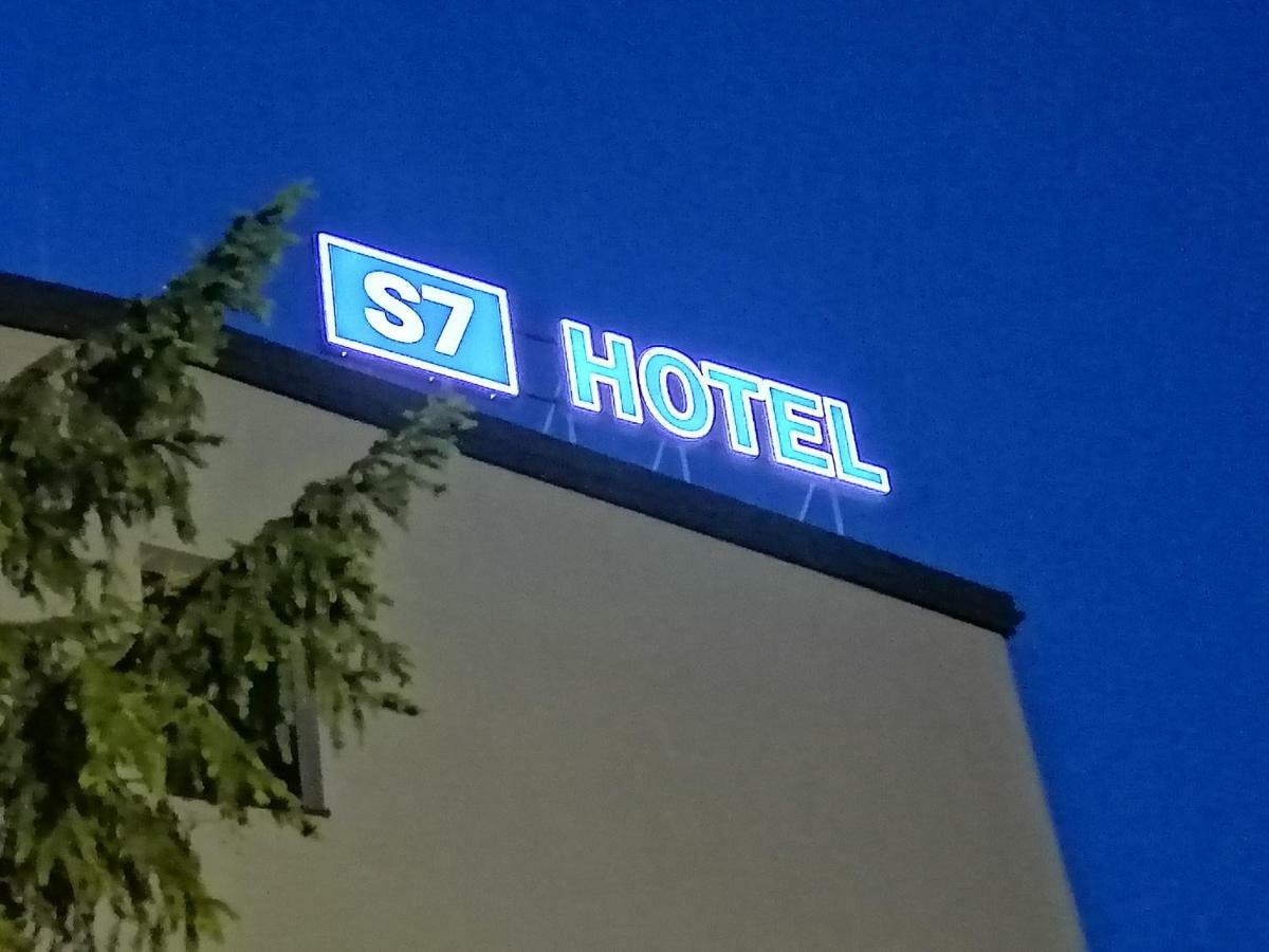S7 Hotel Kielce Kültér fotó